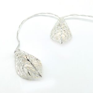 ΔΙΑΚΟΣΜΗΤΙΚΑ ΛΑΜΠΑΚΙΑ ΣΕ ΣΧΗΜΑ ΦΥΛΛΟΥ ΜΕΤΑΛΛΙΚΟ ΑΣΗΜΙ 10 LED ΣΕ ΣΕΙΡΑ ΘΕΡΜΟ ΛΕΥΚΟ ΜΠΑΤΑΡΙΕΣ 3xΑΑ ΜΕ ΧΡΟΝΟΔΙΑΚΟΠΤΗ 6ΟΝ/18OFF