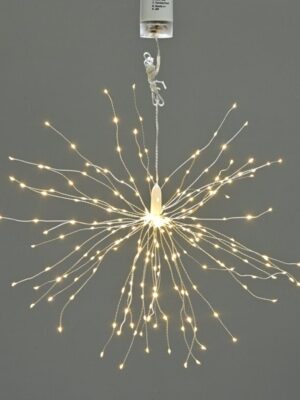 ΛΑΜΠΑΚΙΑ 150 LED ΣΕ ΣΕΙΡΑ ΠΥΡΟΤΕΧΝΗΜΑ ΘΕΡΜΟ ΛΕΥΚΟ ΑΣΗΜΙ ΜΠΑΤΑΡΙΕΣ 4xΑΑ & ΤΗΛΡΧΕΙΡΙΣΤΗΡΙΟ ΜΕ ΚΑΛΩΔΙΟ ΧΑΛΚΟΥ 800mm IP44  Φ250x150mm