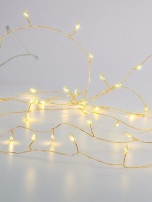 ΛΑΜΠΑΚΙΑ 50 LED 3W ΣΕ ΣΕΙΡΑ ΘΕΡΜΟ ΛΕΥΚΟ ΜΠΑΤΑΡΙΕΣ 3xΑΑ ΜΕ ΧΡΥΣΟ ΚΑΛΩΔΙΟ ΧΑΛΚΟΥ 2.5m IP20 300mm