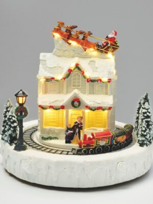 ΧΡΙΣΤΟΥΓΕΝΝΙΑΤΙΚΟ ΔΙΑΚΟΣΜΗTIKO ΣΠΙΤΙ ΜΕ ΖΑΧΑΡΩΤΑ LED ΘΕΡΜΟ ΛΕΥΚΟ ΜΟΥΣΙΚΗ ME ΑΝΤΑΠΤΟΡΑ 4,5V (ΔΕΝ ΣΥΜΠ) ΚΑΙ ΜΠΑΤΑΡΙΑ 3ΧΑΑ (ΔΕΝ ΣΥΜΠ) 140x110x185mm