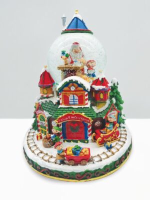 ΧΡΙΣΤΟΥΓΕΝΝΙΑΤΙΚΟ ΔΙΑΚΟΣΜΗΤΙΚΟ ΧΩΡΙΟ ΜΕ ΧΙΟΝΟΜΠΑΛΑ LED RGB ΜΕ ΜΟΥΣΙΚΗ 4.5V (ΑΝΤΑΠ) & ΜΠΑΤΑΡΙΕΣ 3xΑΑ 230Χ220Χ265mm