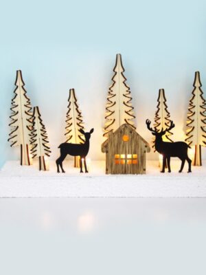 ΧΡΙΣΤΟΥΓΕΝΝΙΑΤΙΚΗ ΔΙΑΚΟΣΜΗΤΙΚΗ ΞΥΛΙΝΗ ΒΑΣΗ ΜΕ ΔΕΝΤΡΑ & 3 ΤΑΡΑΝΔΟΥΣ 10 LED ΘΕΡΜΟ ΛΕΥΚΟ ΜΕ ΜΠΑΤΑΤΑΡΙΕΣ 2XAA IP20 26Χ75x16mm