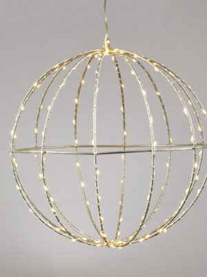 ΧΡΙΣΤΟΥΓΕΝΝΙΑΤΙΚΗ ΦΩΤΙΖΩΜΕΝΗ ΜΠΑΛΑ ΑΣΗΜΙ 240 MINI LED ΣΕ ΣΕΙΡΑ ΘΕΡΜΟ ΛΕΥΚΟ ΑΝΤΑΠΤΟΡΑ 4.5VDC ΜΕ ΧΡΥΣΟ ΚΑΛΩΔΙΟ ΧΑΛΚΟΥ 3m IP44 D400mm