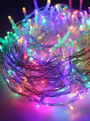 ΛΑΜΠΑΚΙΑ 50 LED ΣΕ ΣΕΙΡΑ RGB ΣΤΑΘΕΡΟ ΚΑΟΥΤΣΟΥΚ ΜΕ ΜΠΑΤΑΡΙΕΣ 2xΑΑ & ΚΑΛΩΔΙΟ ΔΙΑΦΑΝΟ 300mm  IP20 4900mm