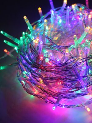 ΛΑΜΠΑΚΙΑ 300 LED ΣΕ ΣΕΙΡΑ ΚΑΟΥΤΣΟΥΚ ΠΟΛΥΧΡΩΜΑ ΑΝΑ 50mm ΑΝΤΑΠΤΟΡΑ 31VDC ΜΕ 8 ΠΡΟΓΡΑΜΜΑΤΑ & ΚΑΛΩΔΙΟ ΔΙΑΦΑΝΟ IP44 15mm