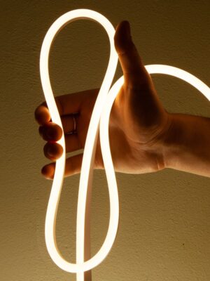 ΦΩΤΟΣΩΛΗΝΑΣ ΝΕΟΝ 100LED/M ΘΕΡΜΟ ΛΕΥΚΟ ΣΤΑΘEΡΟ ΜΟΝΗ ΠΛΕΥΡΑ 50m IP44 1.5m ΚΑΛΩΔΙΟ 3 ΣΕΤ ΦΙΣ ΣΥΝΔΕΣΜΟΙ & ΤΑΠΕΣ