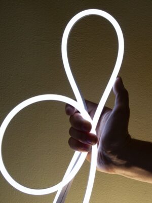 ΦΩΤΟΣΩΛΗΝΑΣ ΝΕΟΝ 100LED/M ΨΥΧΡΟ ΛΕΥΚΟ ΣΤΑΘEΡΟ ΜΟΝΗ ΠΛΕΥΡΑ 50m IP44 1.5m ΚΑΛΩΔΙΟ 3 ΣΕΤ ΦΙΣ ΣΥΝΔΕΣΜΟΙ & ΤΑΠΕΣ